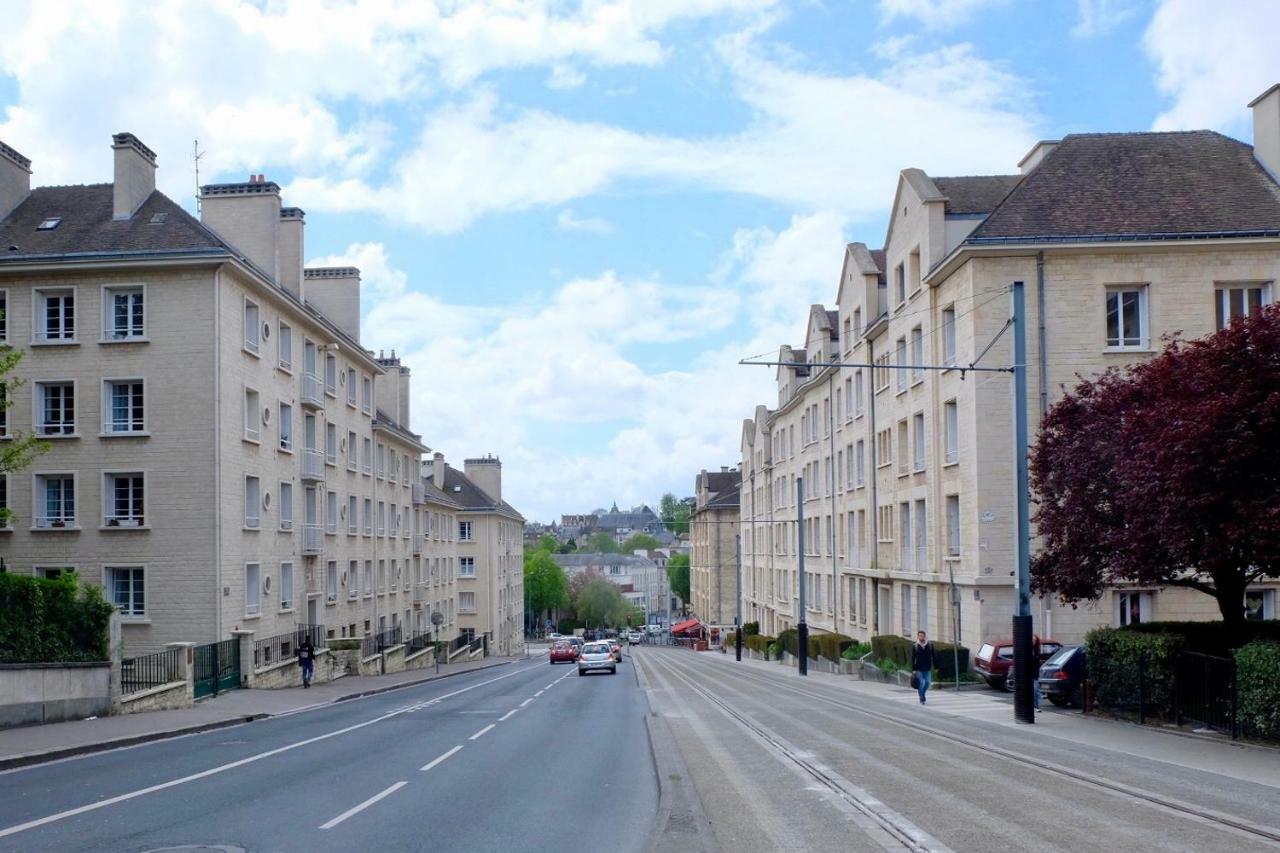 Confort, En Face Du Campus 1 Et Du Tramway